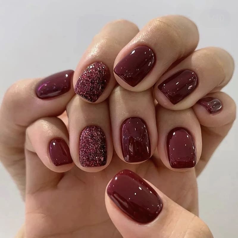 Berry Glitter Round Press-On Nails by Winails