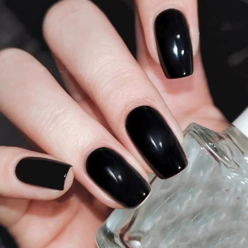 Solid Black Gel Finish False – Oval Shape Classic Press-On Nails by Winails
